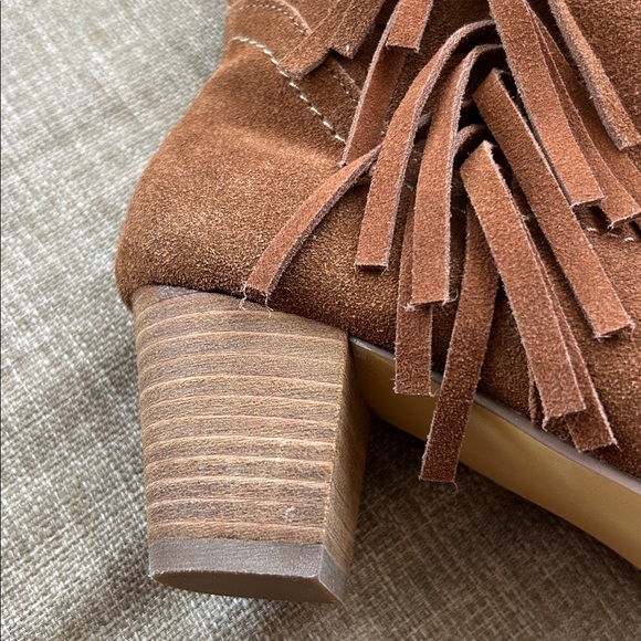 # 141 suede 100% leather fringe boots size 6 - Picture 3 of 6